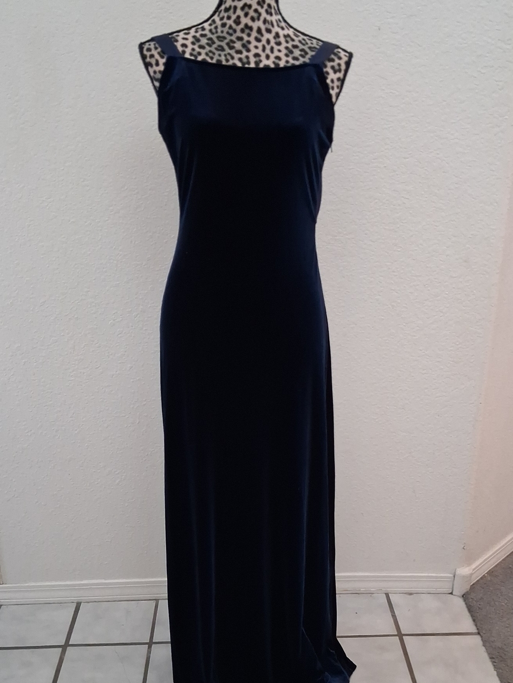 Plaza South Vintage Elegant Midnight Blue Velvet Evening Dress.Open Back Tie(6)